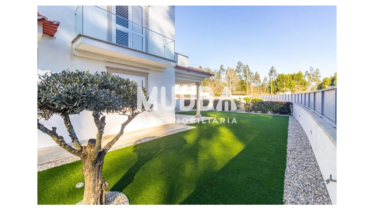 Moradia T3 para Venda em Caldas de São Jorge e Pigeiros Foto 40