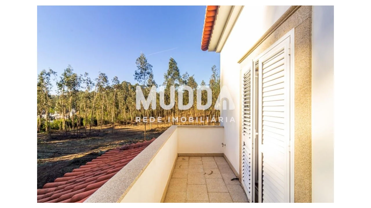 Moradia T3 para Venda em Caldas de São Jorge e Pigeiros Foto 19