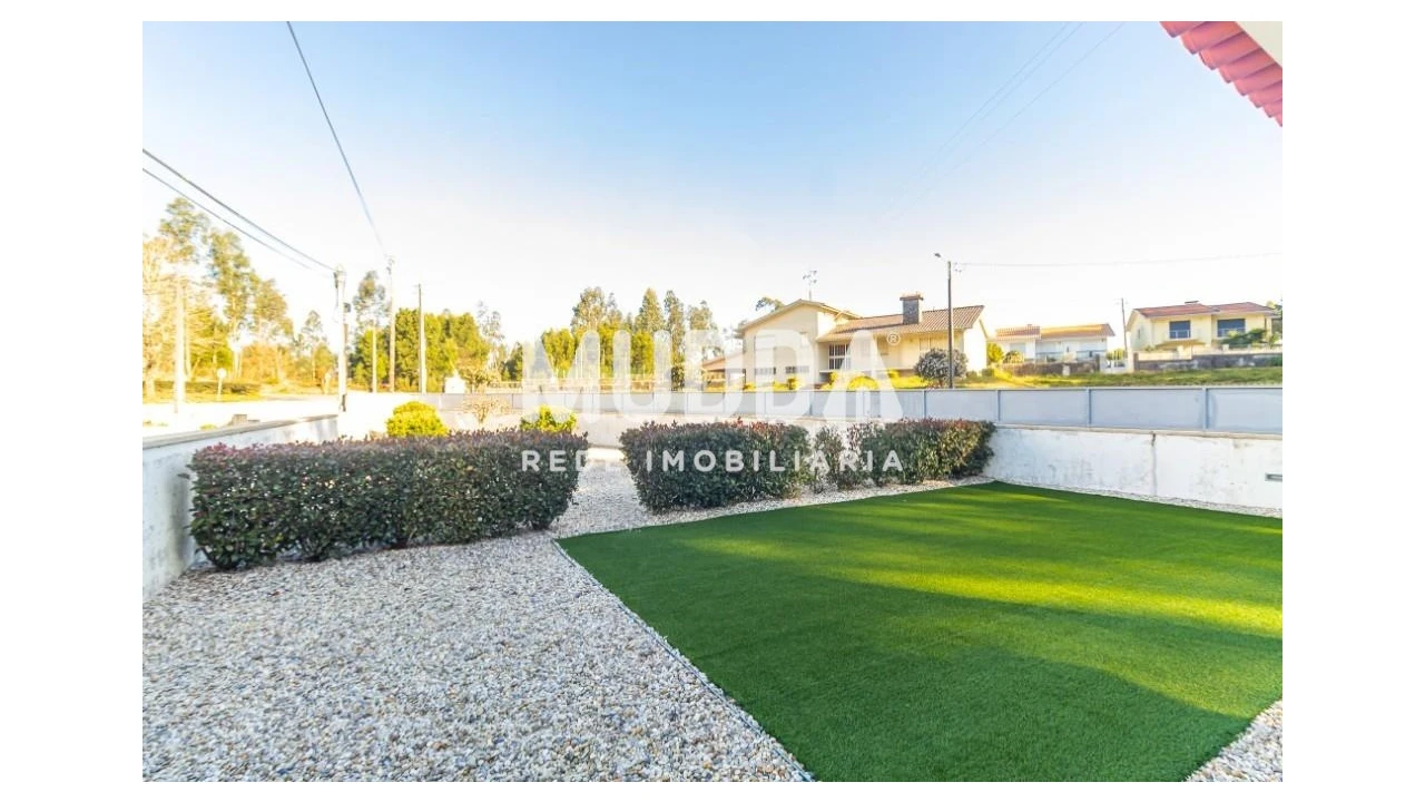 Moradia T3 para Venda em Caldas de São Jorge e Pigeiros Foto 35