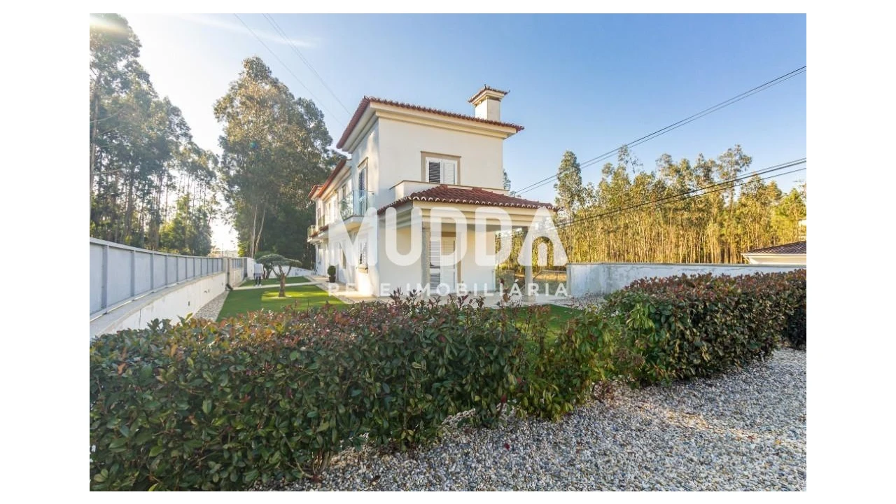 Moradia T3 para Venda em Caldas de São Jorge e Pigeiros Foto 36