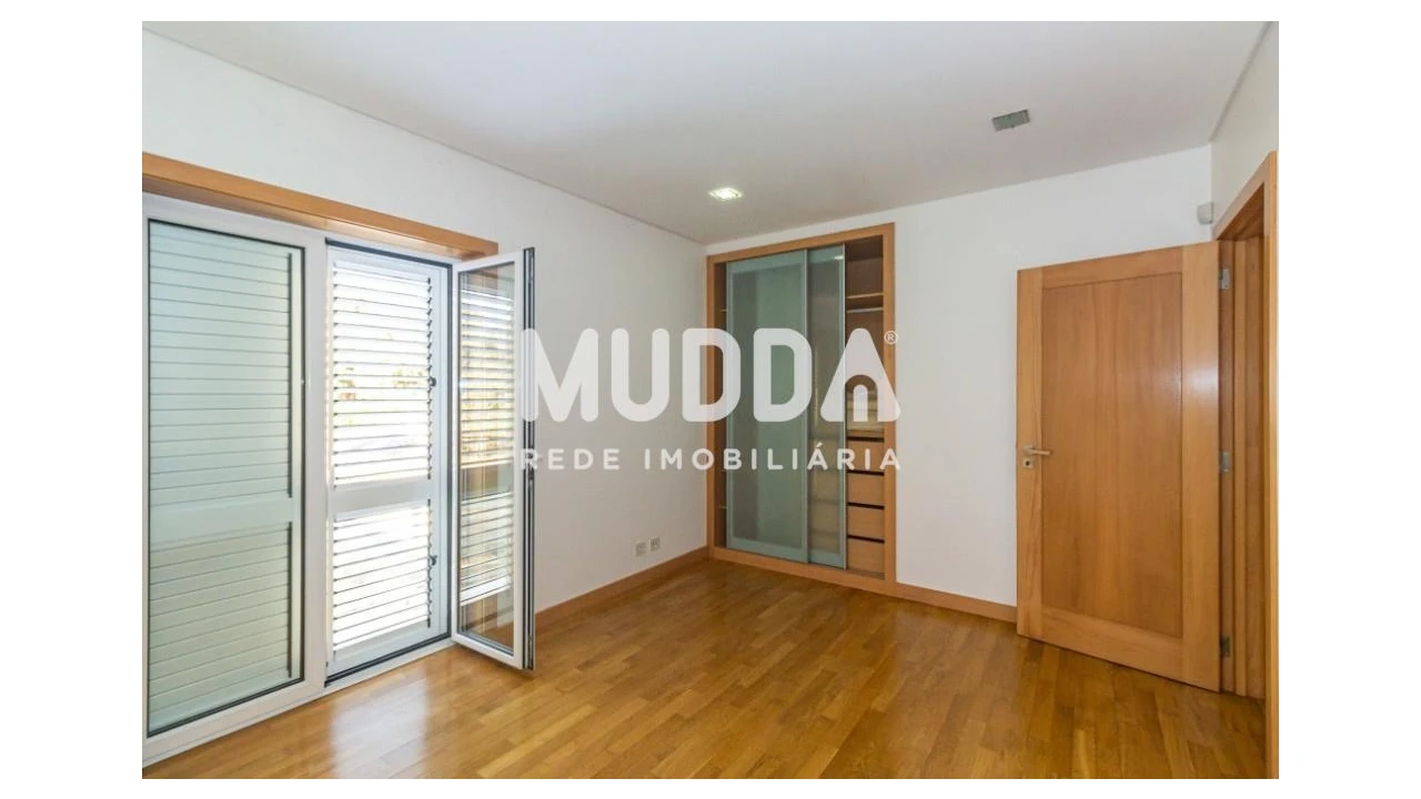 Moradia T3 para Venda em Caldas de São Jorge e Pigeiros Foto 26