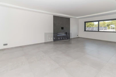 Moradia T5 para Venda em Lagos (São Sebastião e Santa Maria)