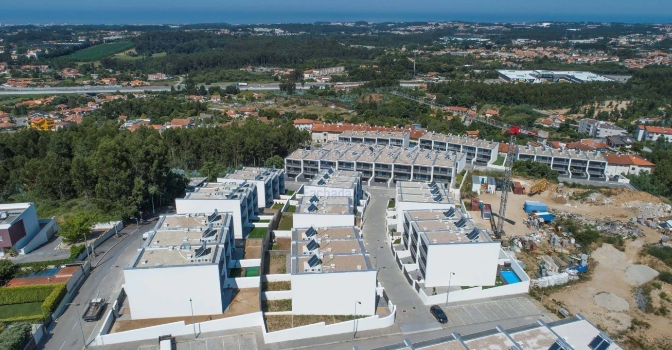 Moradia T4 para Venda em Grijo Foto 18