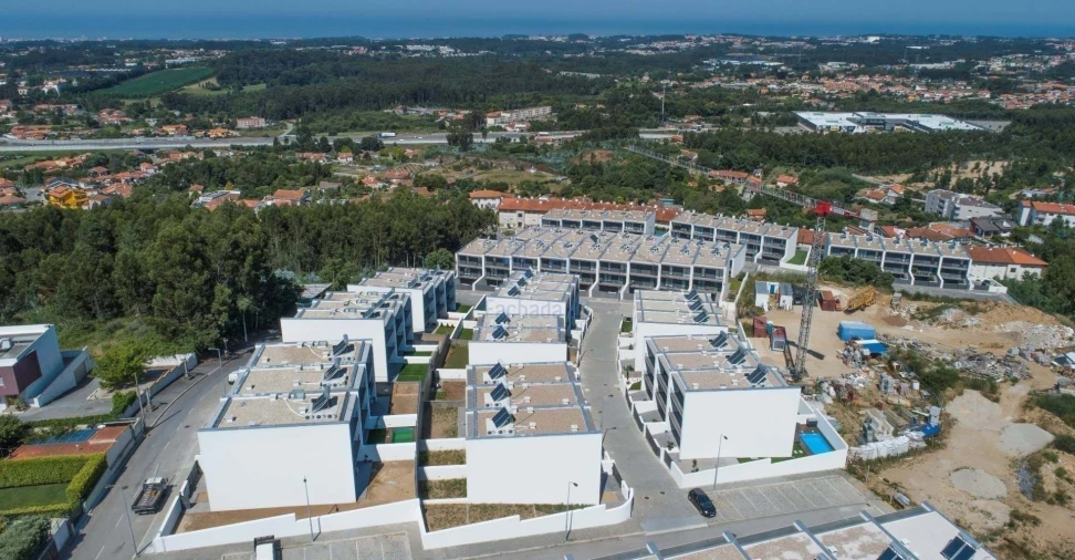 Moradia T4 para Venda em Grijo Foto 18