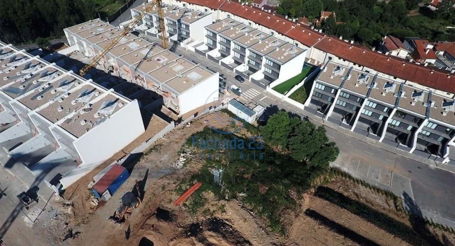 Moradia T4 para Venda em Grijo Foto 21