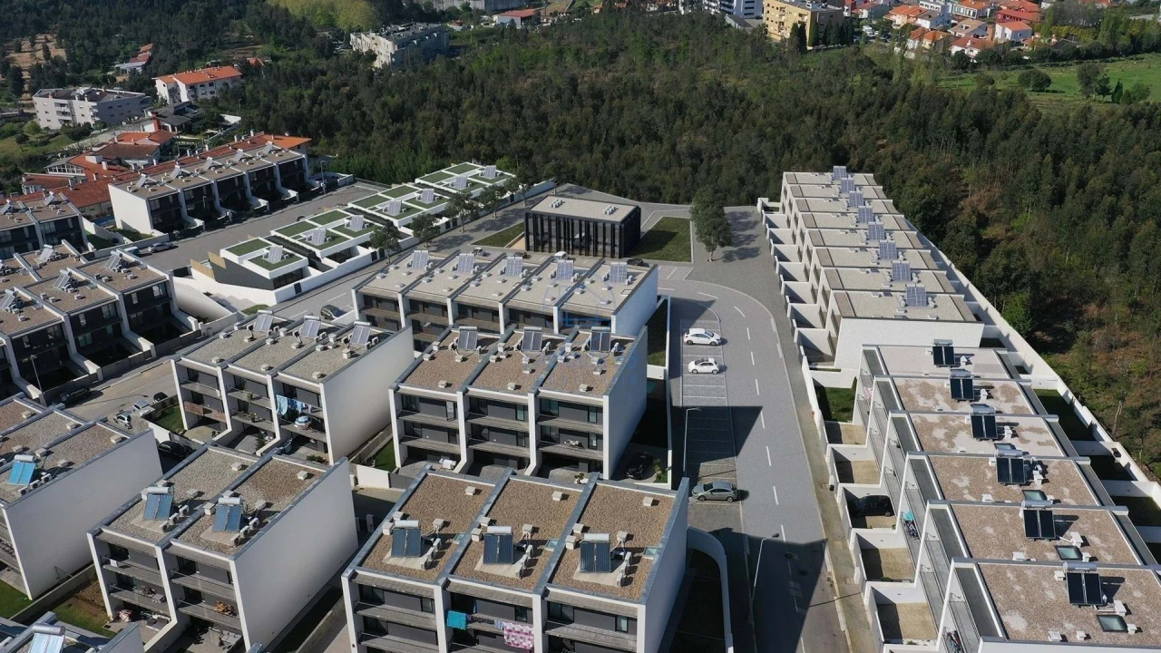 Moradia T4 para Venda em Grijo Foto 9