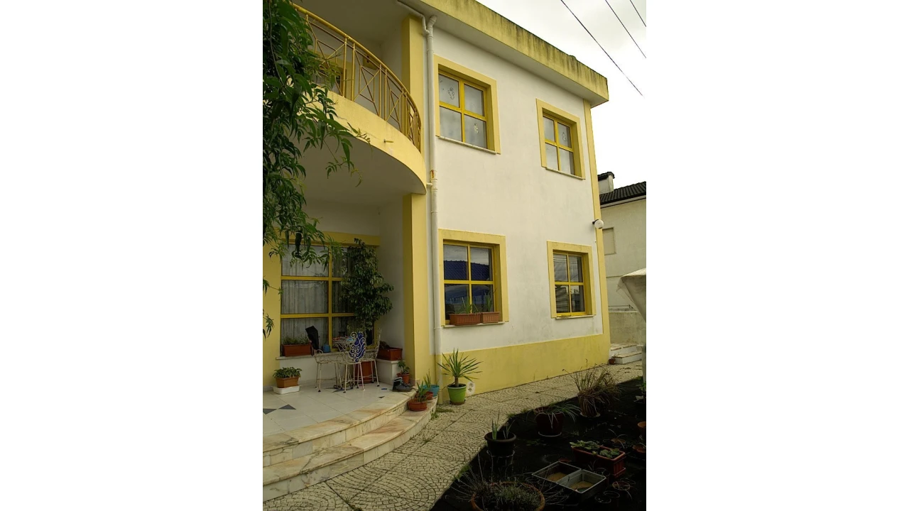 Moradia T5 para Venda em São João das Lampas e Terrugem Foto 3