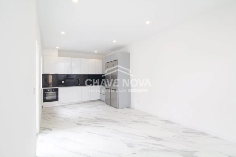 Moradia T3 para Venda em Campanhã Foto 1