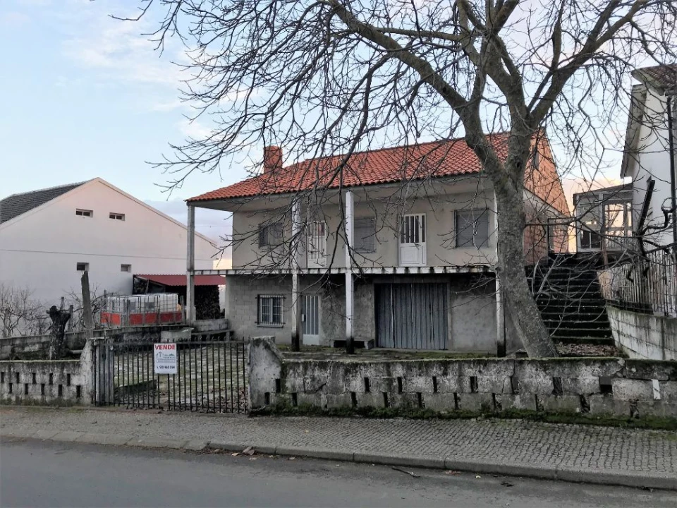 Moradia T4 para Venda em Sambade Foto 1