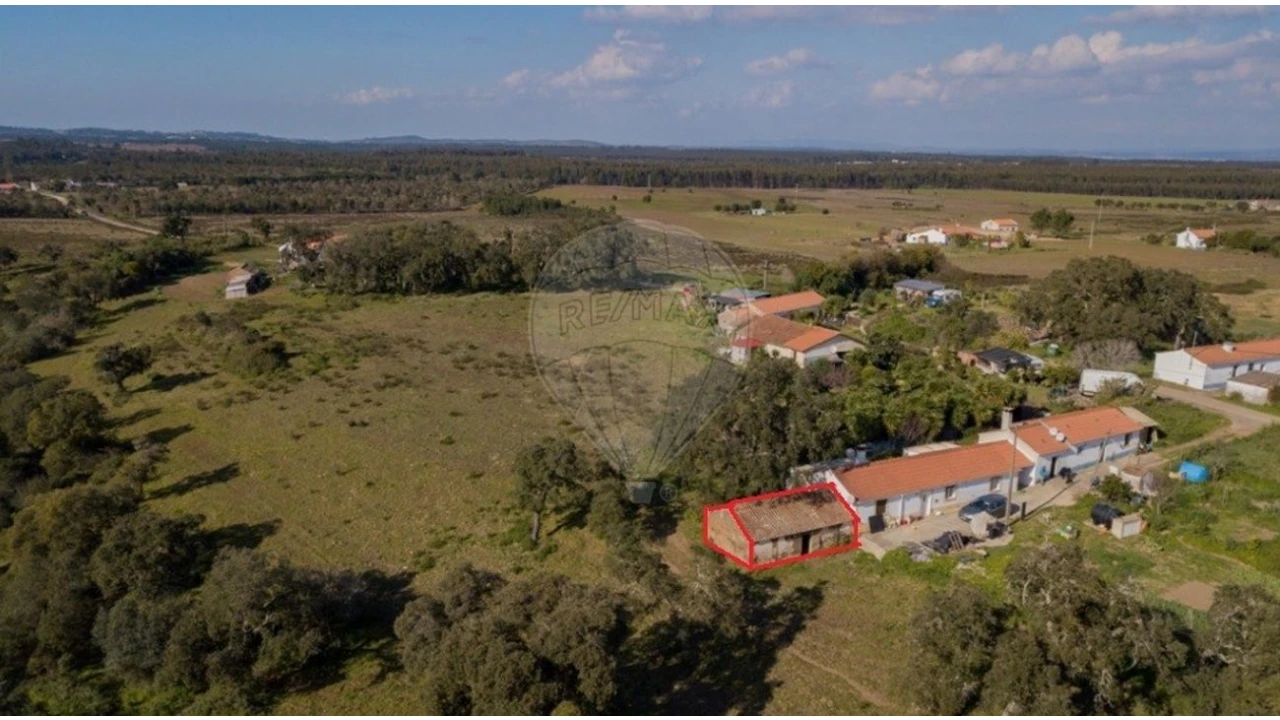 Quinta T1 para Venda em São Teotónio Foto 3