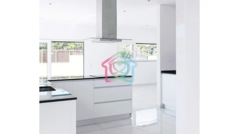 Moradia T4 para Venda em Sesimbra (Castelo)