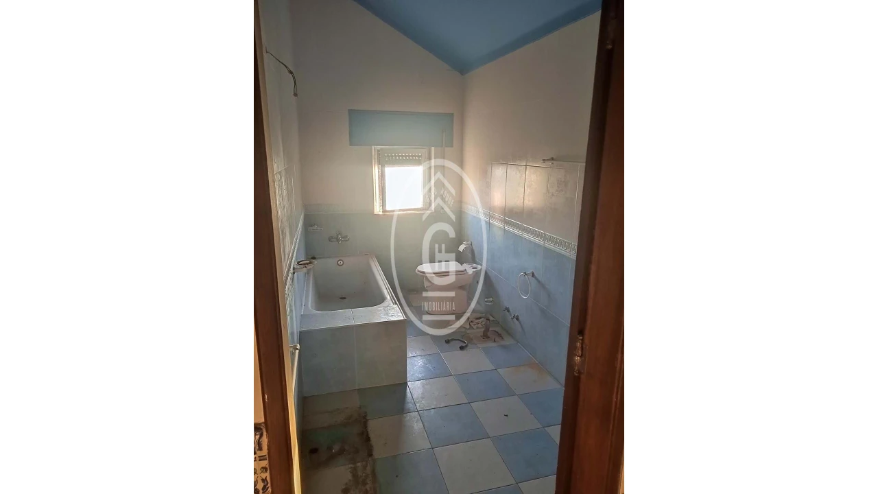 Moradia T5 para Venda em Parreira e Chouto Foto 17