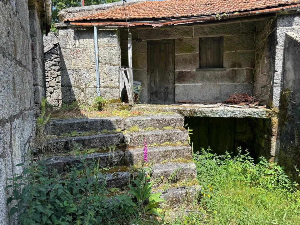 Moradia T0 para Venda em Castro Laboreiro e Lamas de Mouro Foto 2