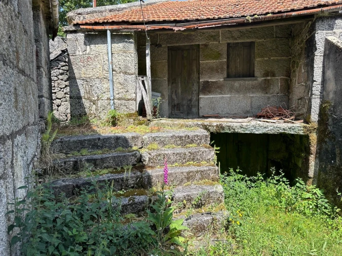 Moradia T0 para Venda em Castro Laboreiro e Lamas de Mouro Foto 2