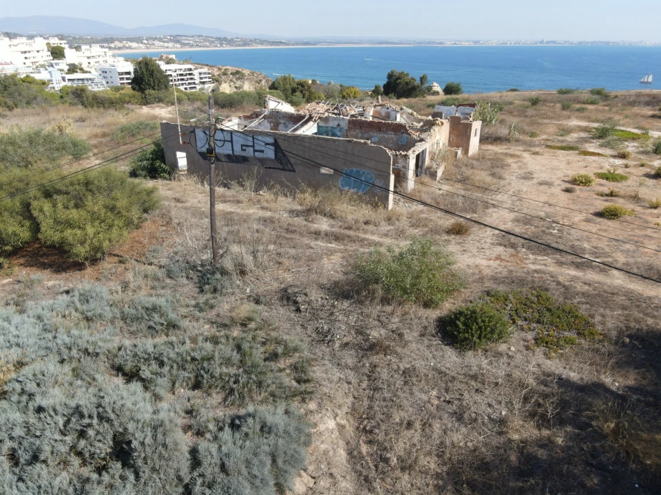 Terreno para Venda em Lagos (São Sebastião e Santa Maria) Foto 1