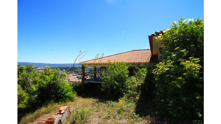 Moradia T5 para Venda em Lamego (Almacave e Sé)