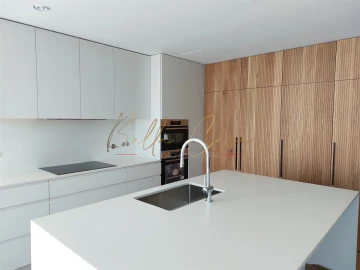 Moradia T5 para Venda em Esgueira