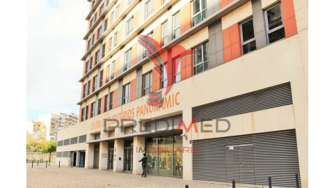 Escritório para Arrendamento em Olivais