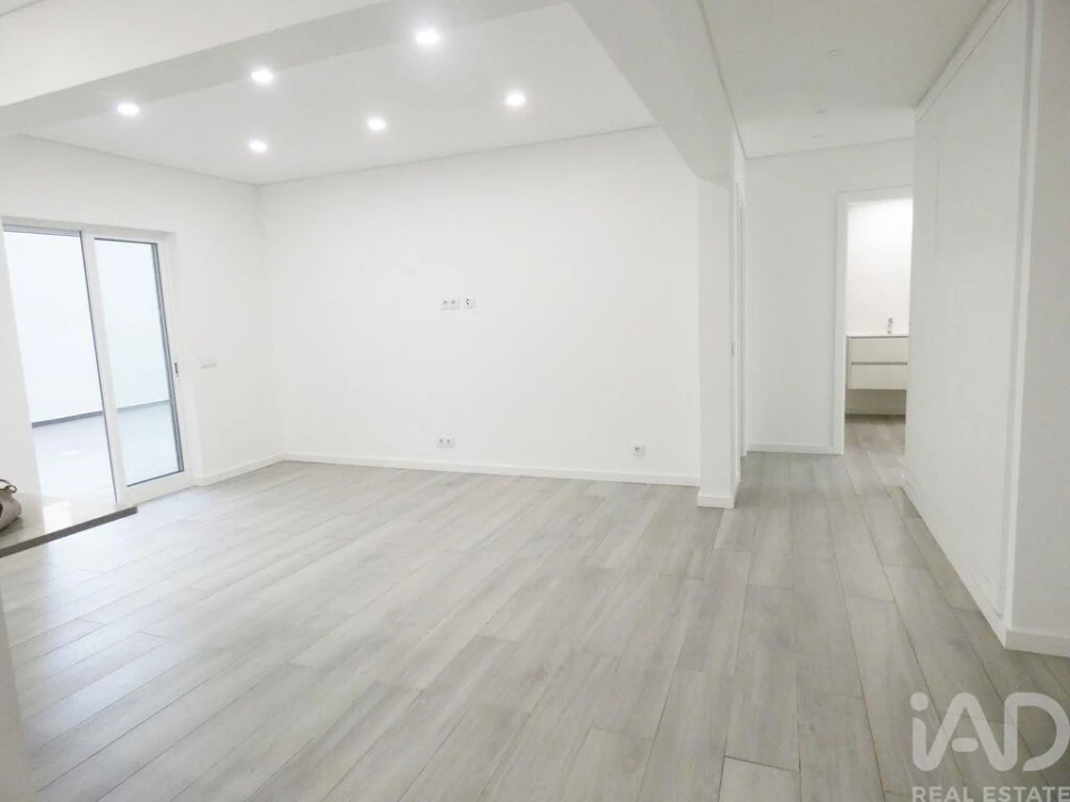 Apartamento T3 para Venda em Portimão Foto 3