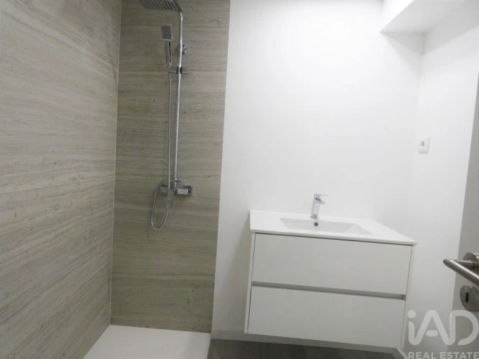 Apartamento T3 para Venda em Portimão Foto 12
