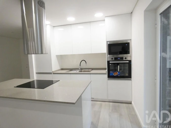 Apartamento T3 para Venda em Portimão Foto 4