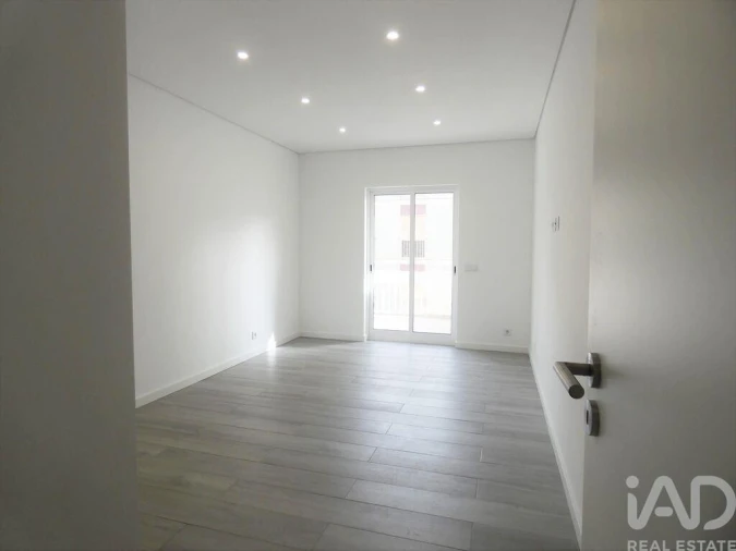 Apartamento T3 para Venda em Portimão Foto 6