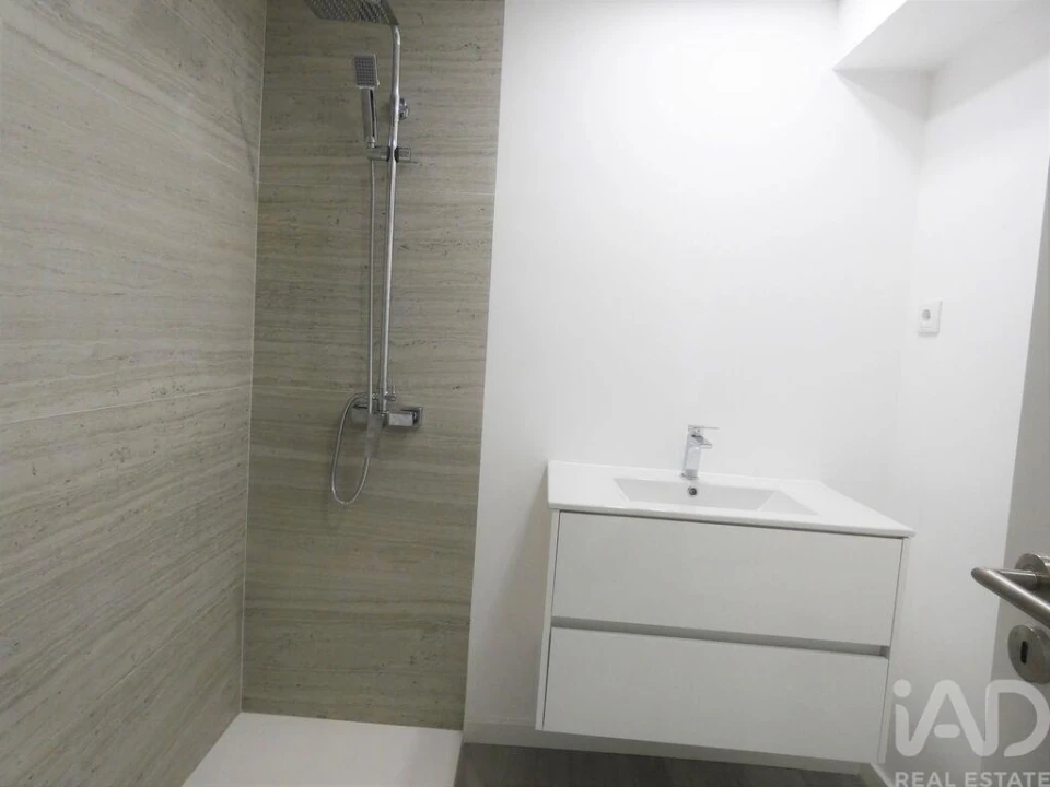 Apartamento T3 para Venda em Portimão Foto 12