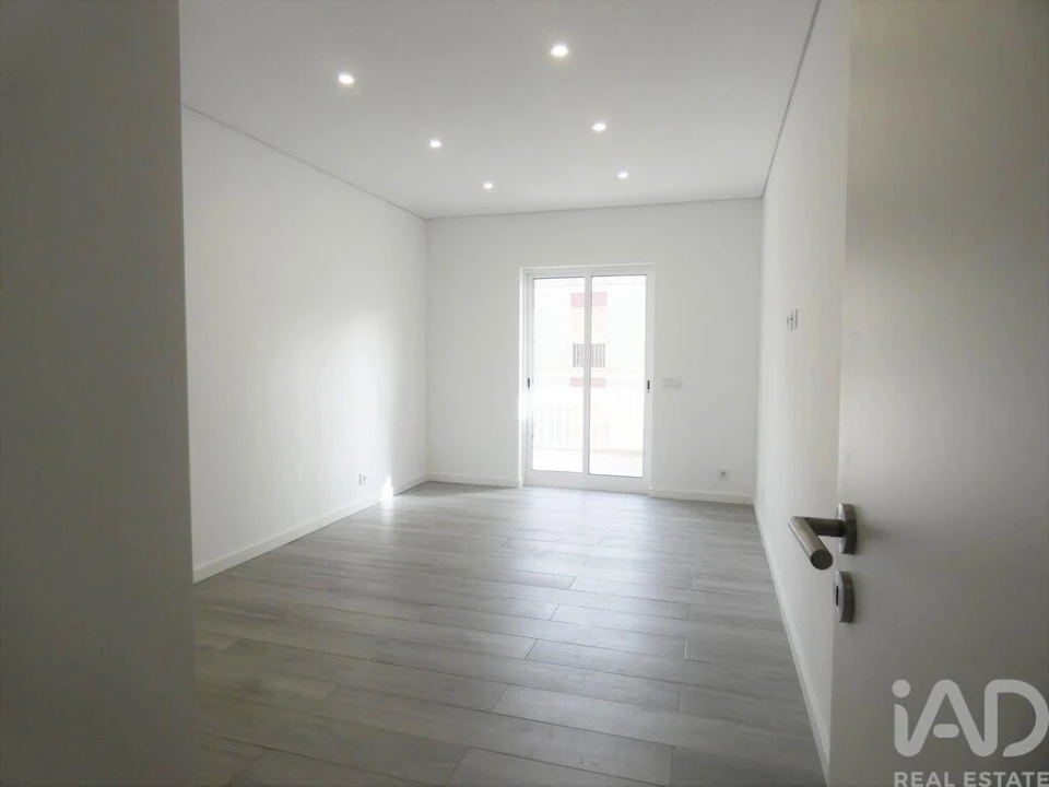 Apartamento T3 para Venda em Portimão Foto 6