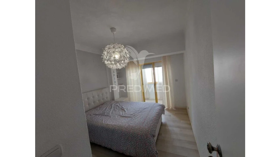 Apartamento T1 para Venda em Quarteira Foto 4