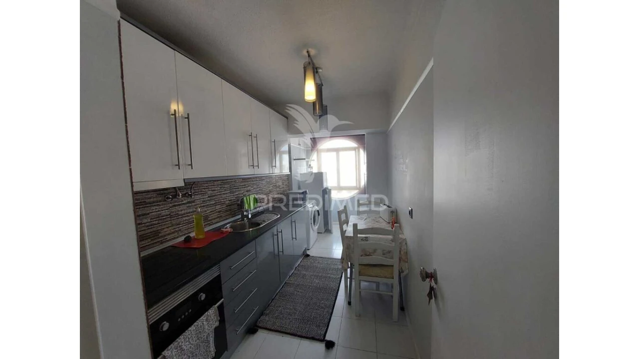 Apartamento T1 para Venda em Quarteira Foto 5