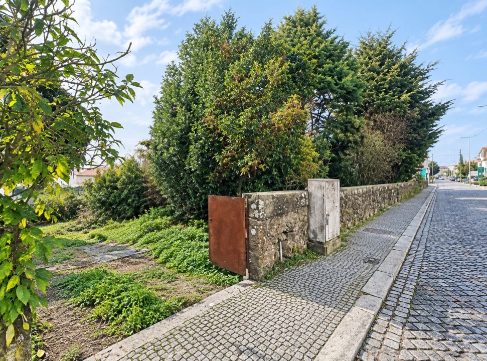 Terreno para Venda em Paços de Ferreira Foto 1