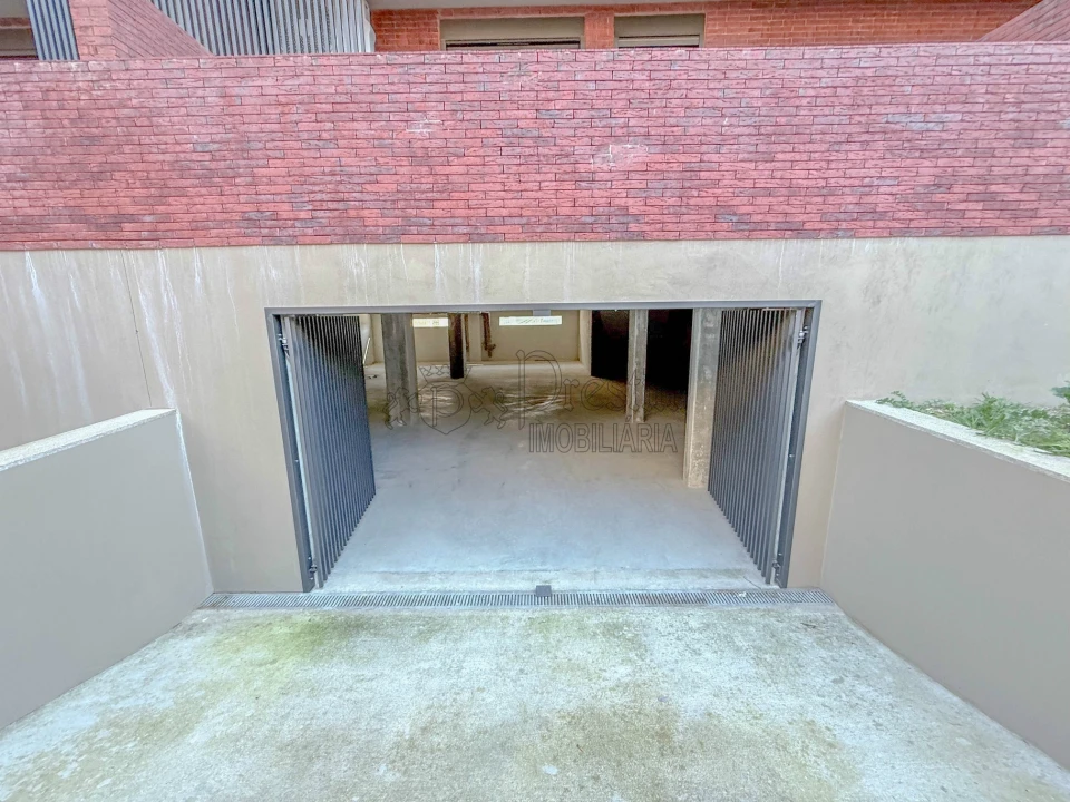 Apartamento T2 para Venda em Creixomil Foto 23