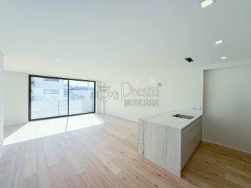 Apartamento T2 para Venda em Creixomil