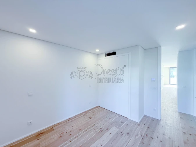 Apartamento T2 para Venda em Creixomil Foto 12