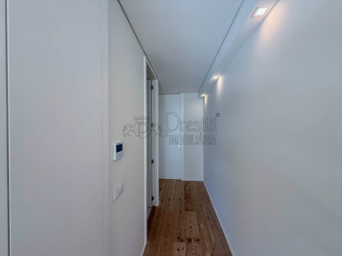 Apartamento T2 para Venda em Creixomil Foto 5