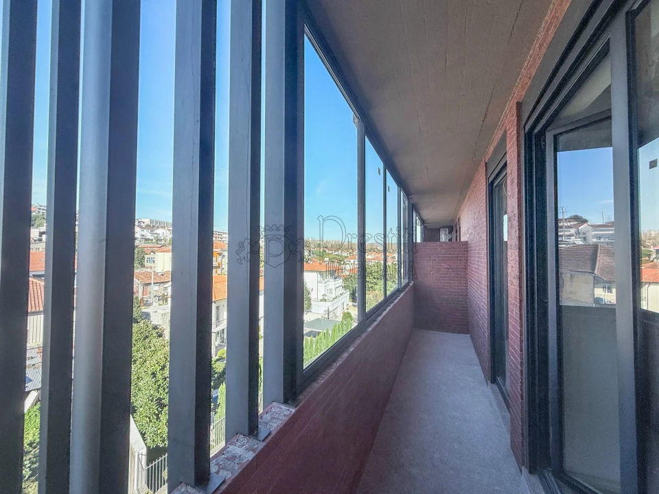 Apartamento T2 para Venda em Creixomil Foto 9
