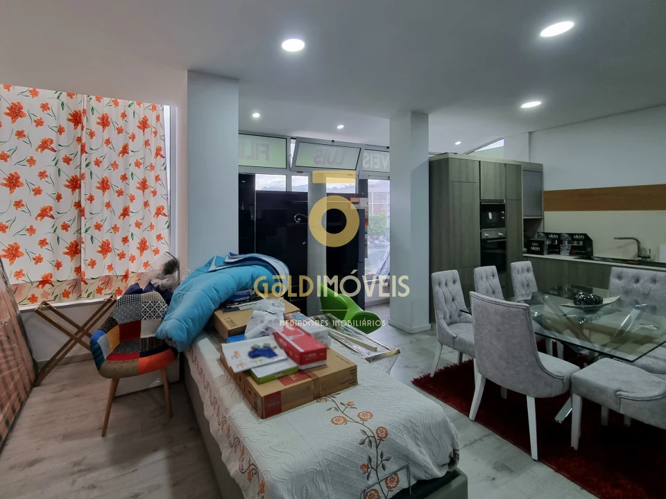 Loja para Venda em Arco de Baúlhe e Vila Nune Foto 4