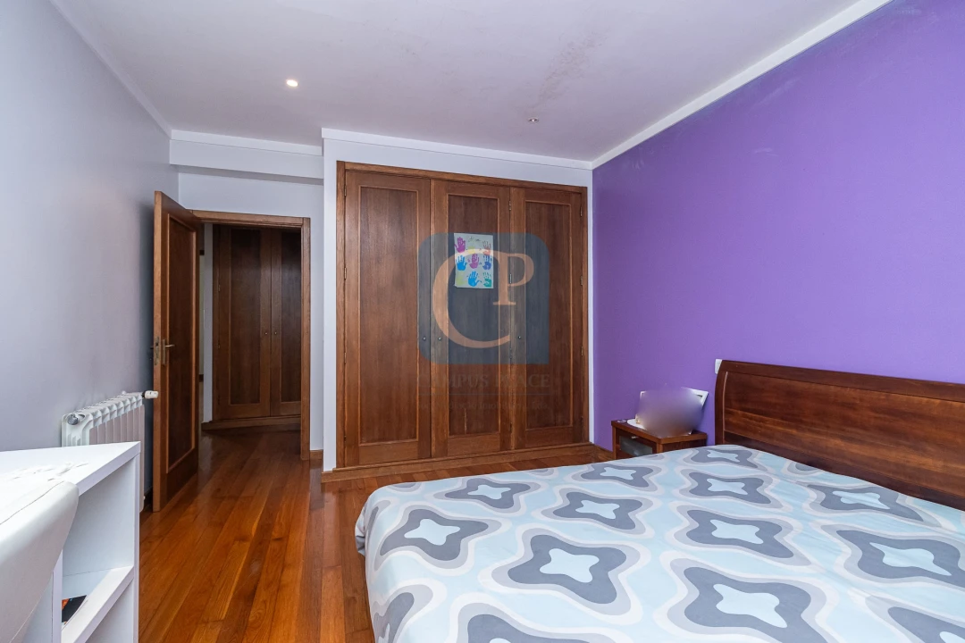 Moradia T4 para Venda em Arvore Foto 15