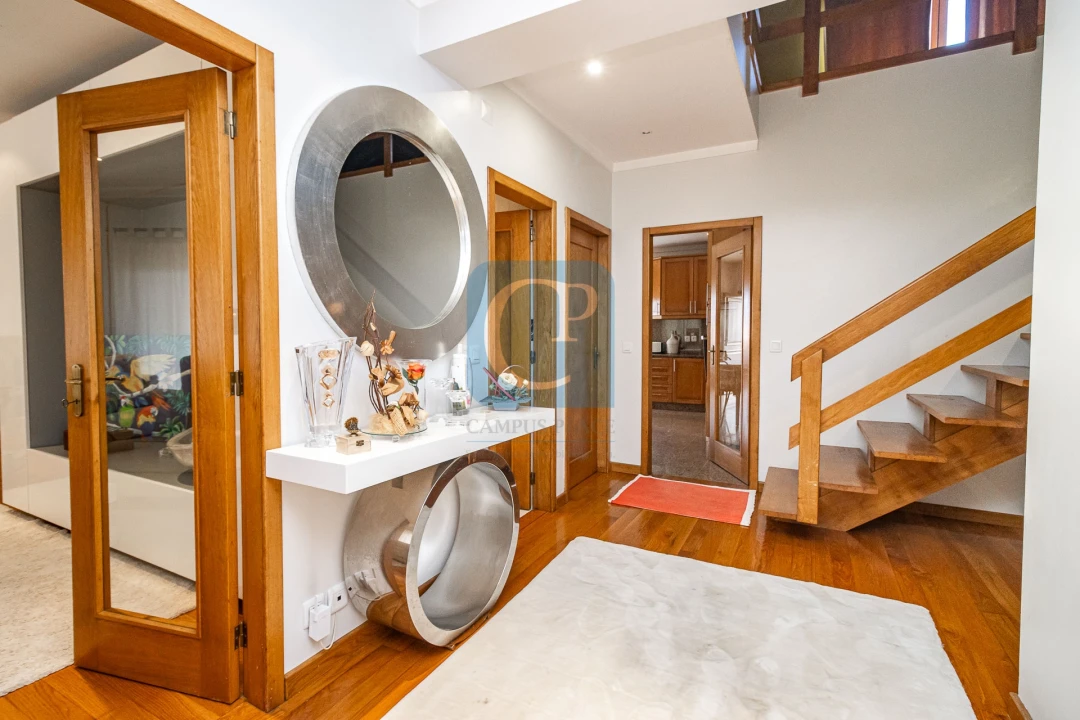 Moradia T4 para Venda em Arvore Foto 2