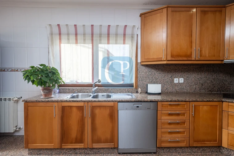 Moradia T4 para Venda em Arvore Foto 40