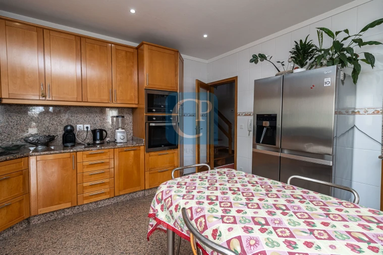 Moradia T4 para Venda em Arvore Foto 39