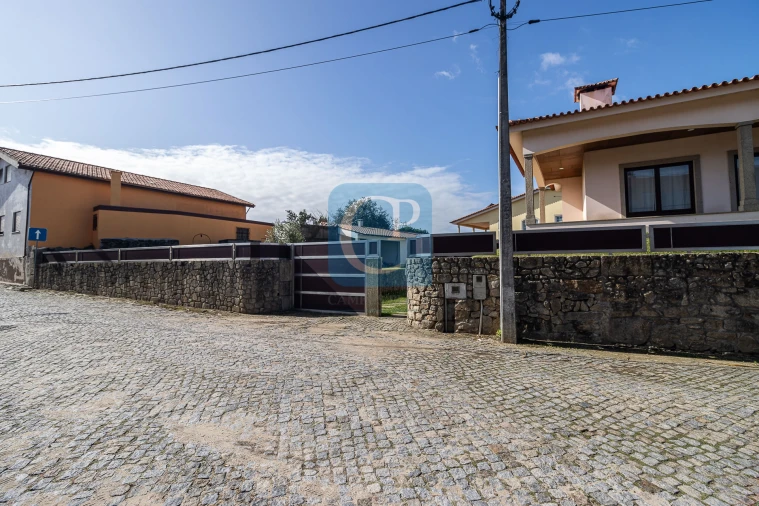 Moradia T4 para Venda em Arvore Foto 56