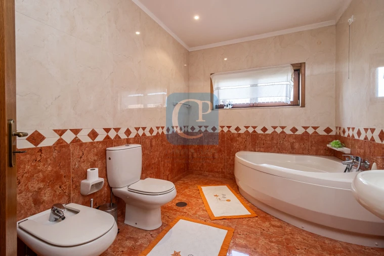 Moradia T4 para Venda em Arvore Foto 17