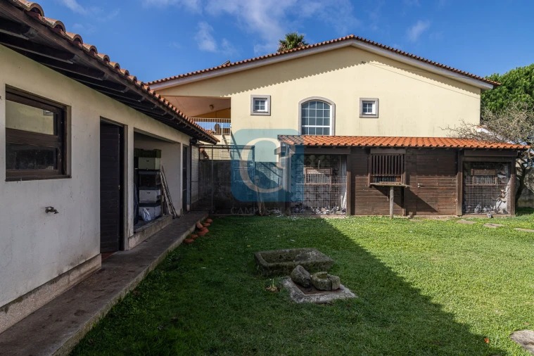 Moradia T4 para Venda em Arvore Foto 52