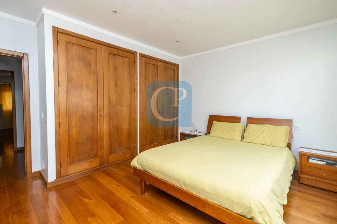 Moradia T4 para Venda em Arvore Foto 20