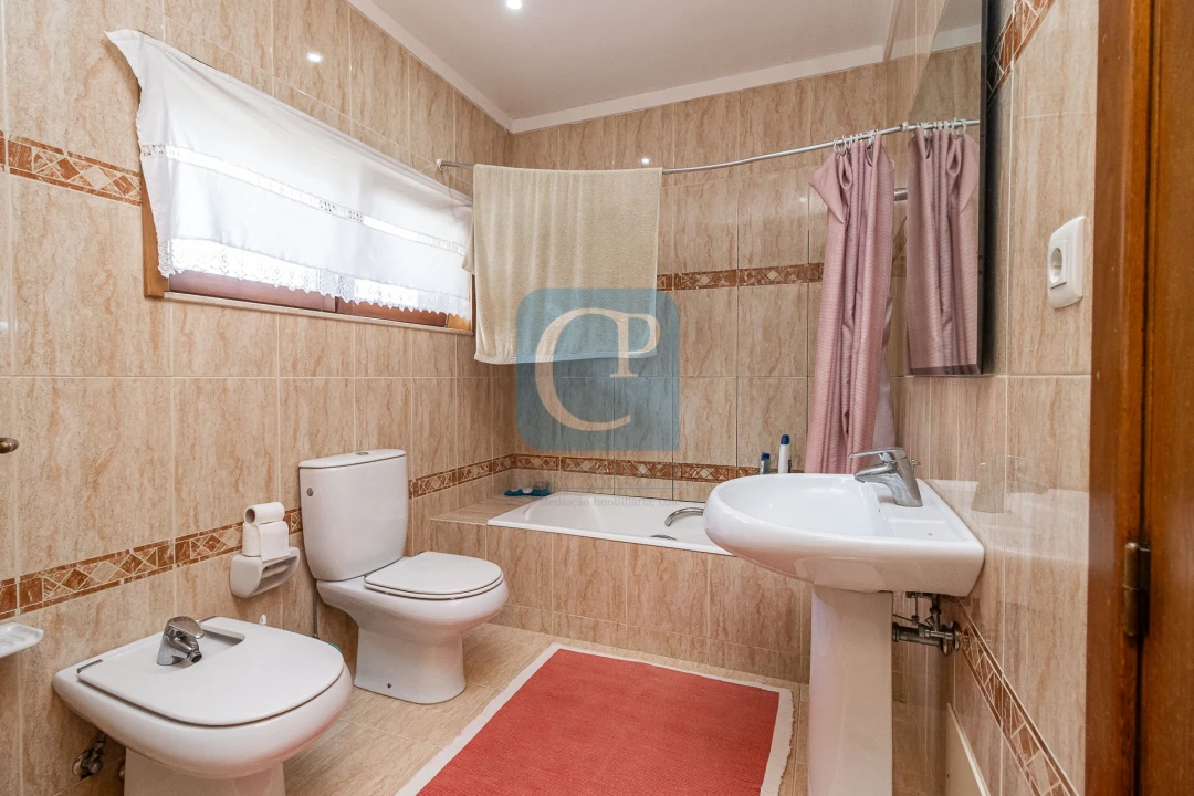 Moradia T4 para Venda em Arvore Foto 22