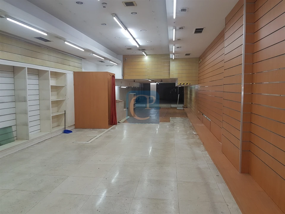 Loja para Arrendamento em Cedofeita, Santo Ildefonso, Sé, Miragaia, São Nicolau e Vitória Foto 1