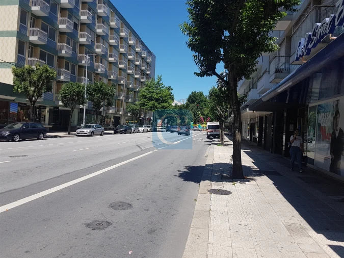 Loja para Arrendamento em Cedofeita, Santo Ildefonso, Sé, Miragaia, São Nicolau e Vitória Foto 9