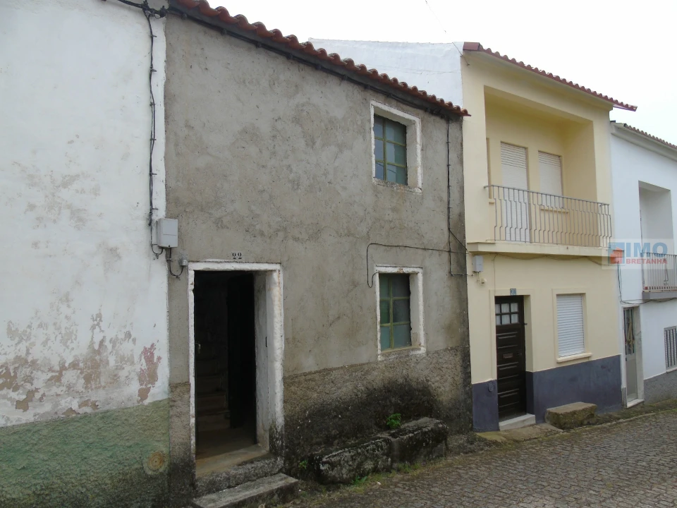 Moradia T2 para Venda em Escalos de Baixo e Mata Foto 1