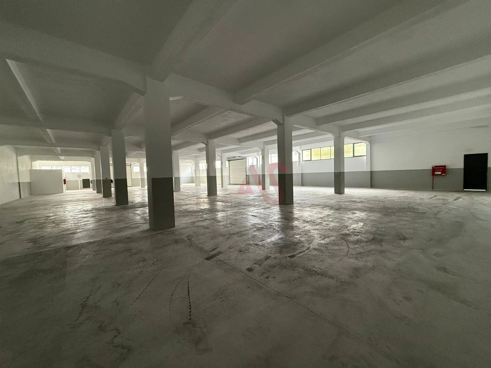 Armazém para Arrendamento em Fermentões Foto 5